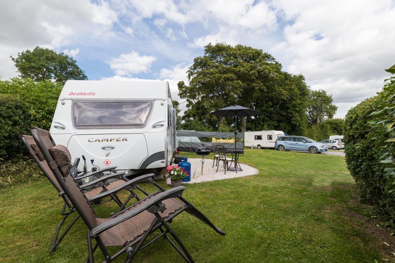 Cosy Caravan On Luxury Campsite Hulme End Zewnętrze zdjęcie
