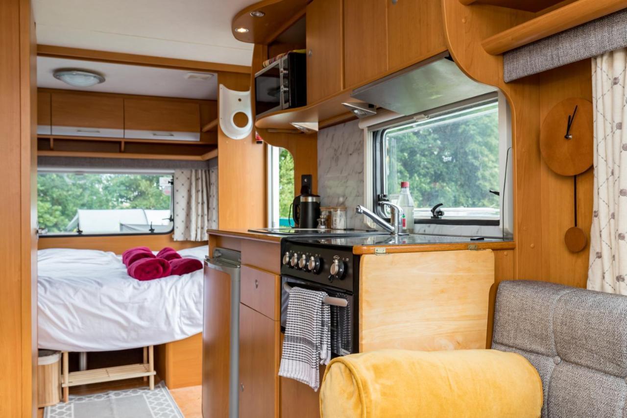 Cosy Caravan On Luxury Campsite Hulme End Zewnętrze zdjęcie