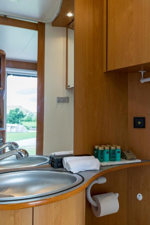 Cosy Caravan On Luxury Campsite Hulme End Zewnętrze zdjęcie