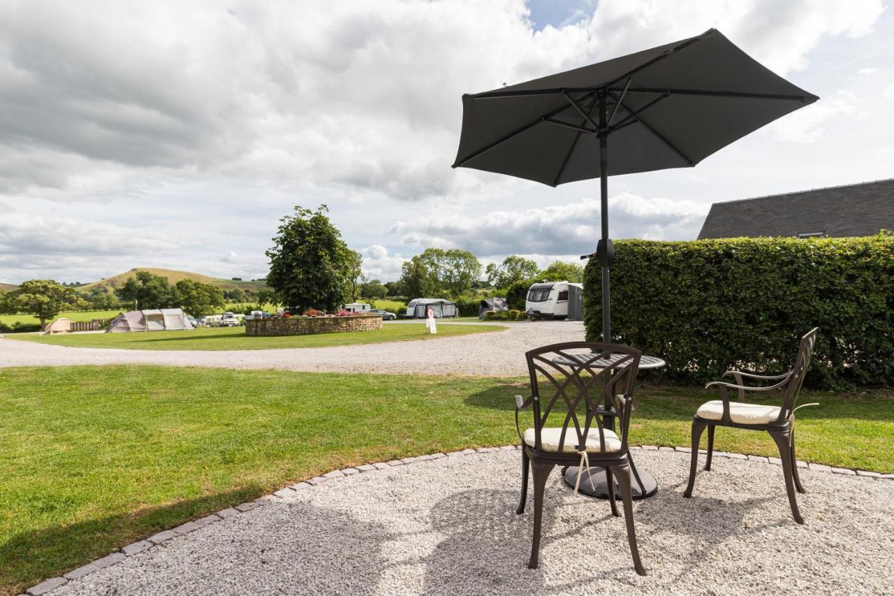 Cosy Caravan On Luxury Campsite Hulme End Zewnętrze zdjęcie