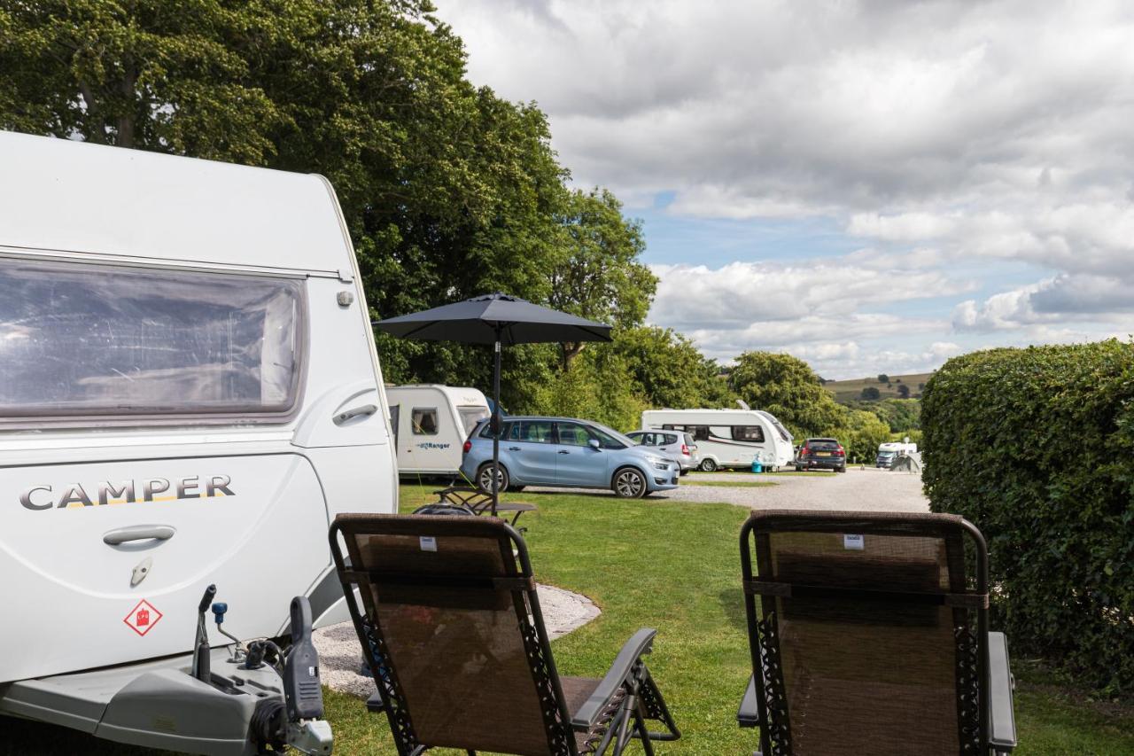 Cosy Caravan On Luxury Campsite Hulme End Zewnętrze zdjęcie