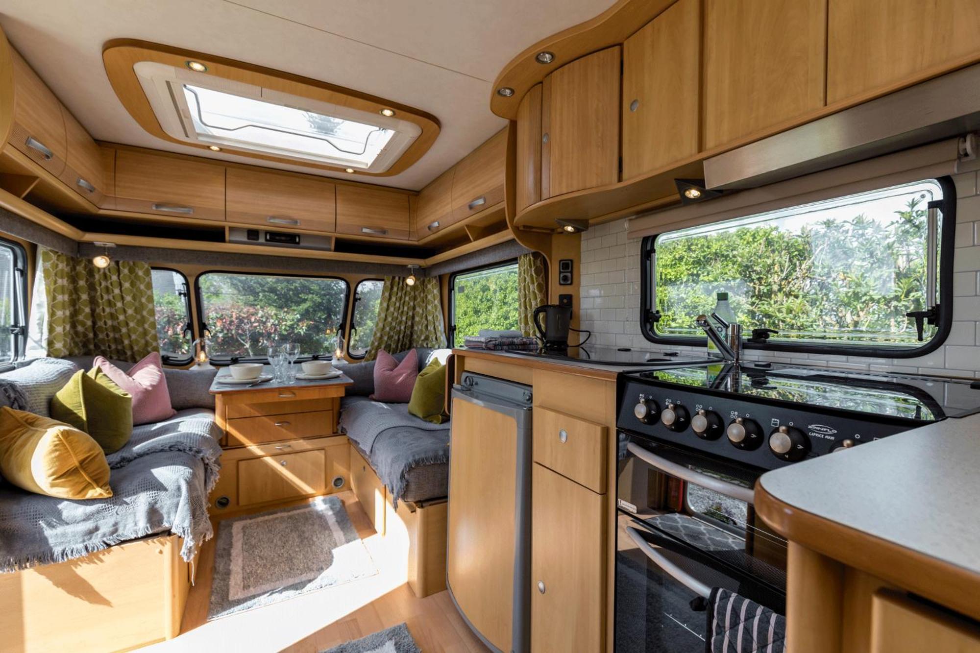 Cosy Caravan On Luxury Campsite Hulme End Zewnętrze zdjęcie