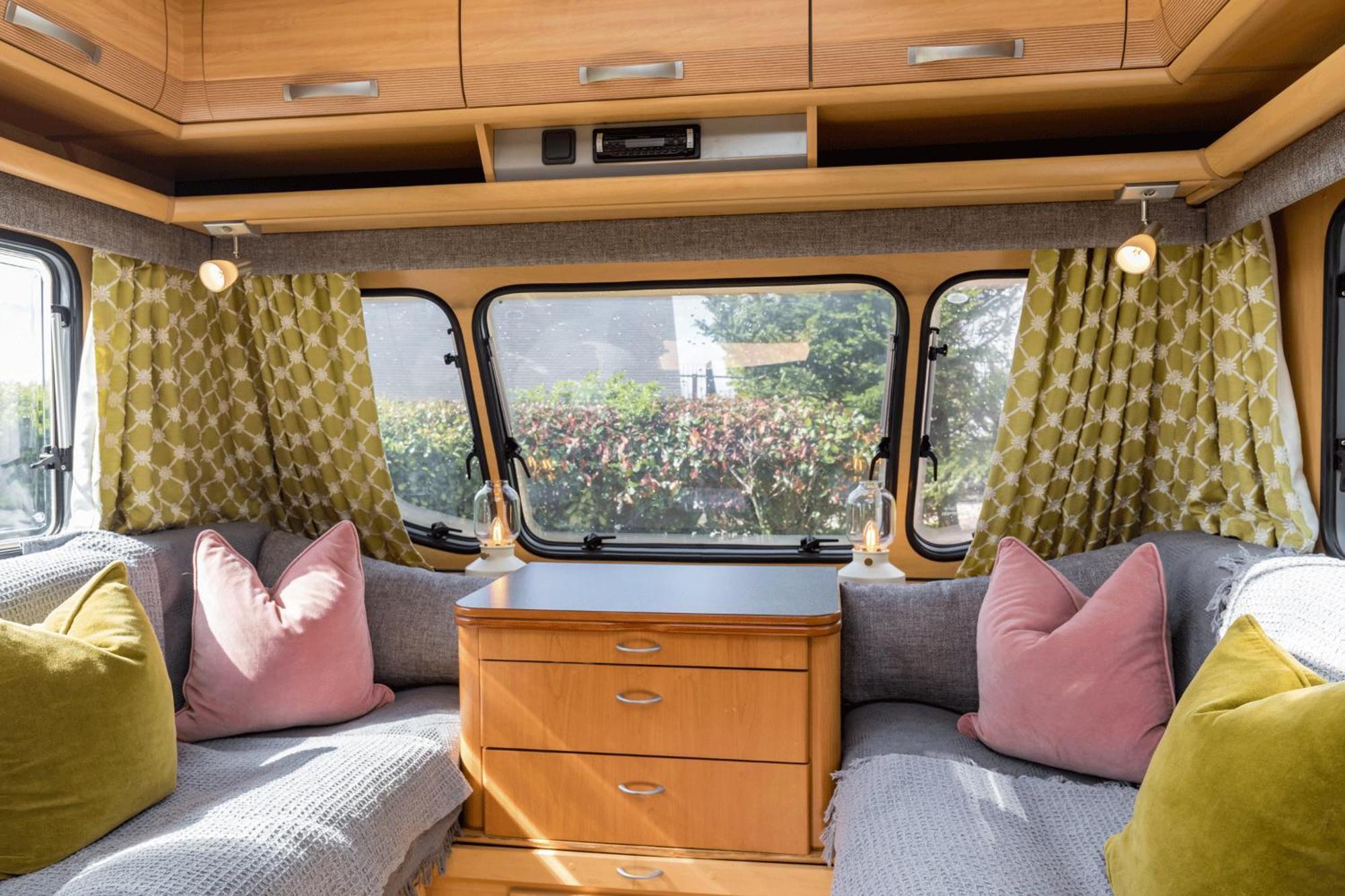 Cosy Caravan On Luxury Campsite Hulme End Zewnętrze zdjęcie