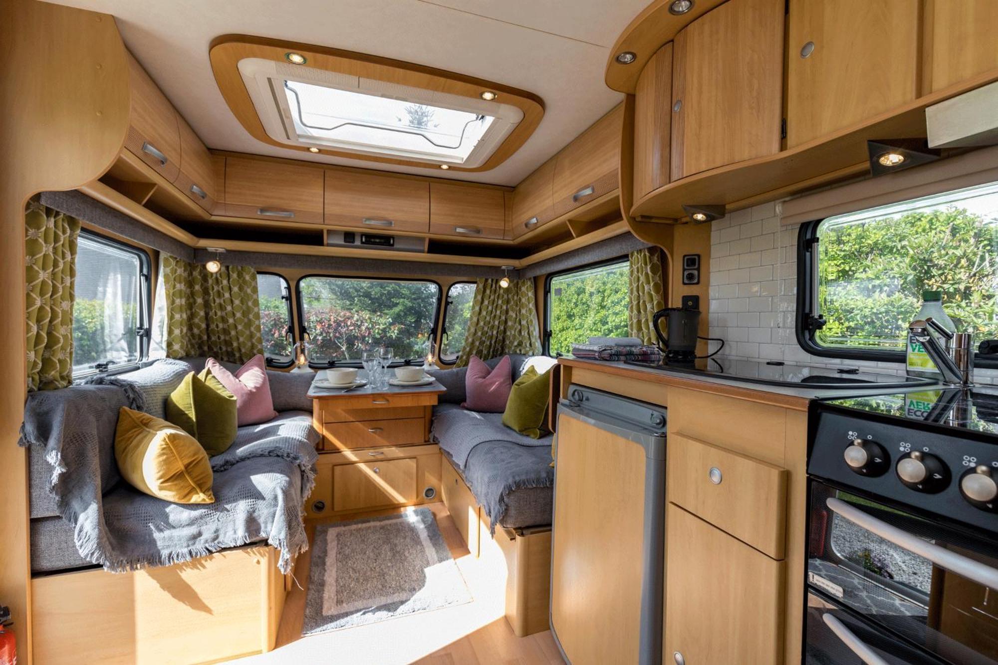 Cosy Caravan On Luxury Campsite Hulme End Zewnętrze zdjęcie