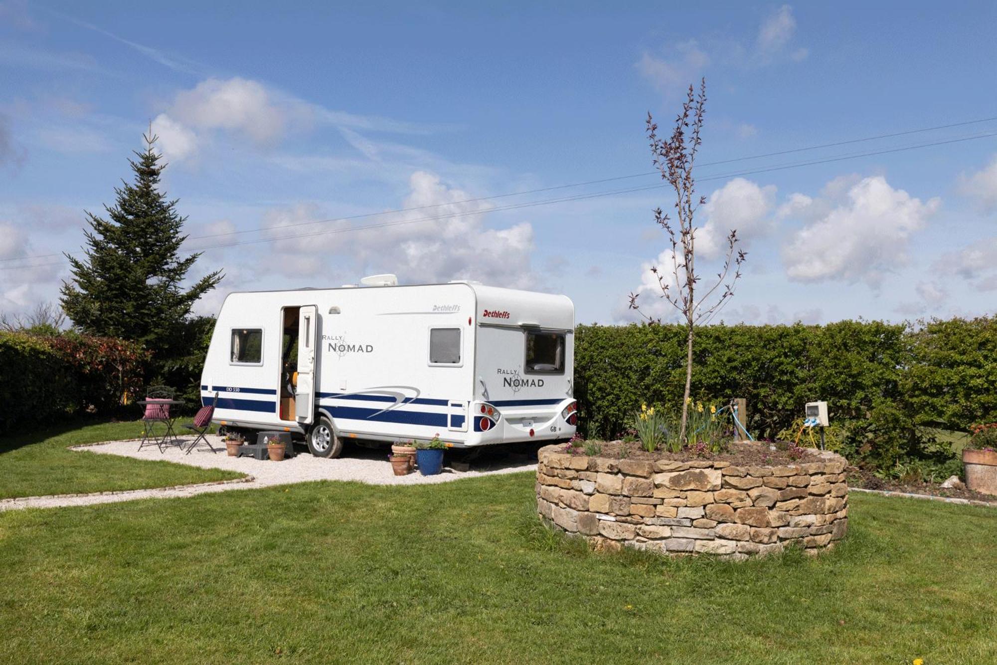 Cosy Caravan On Luxury Campsite Hulme End Zewnętrze zdjęcie